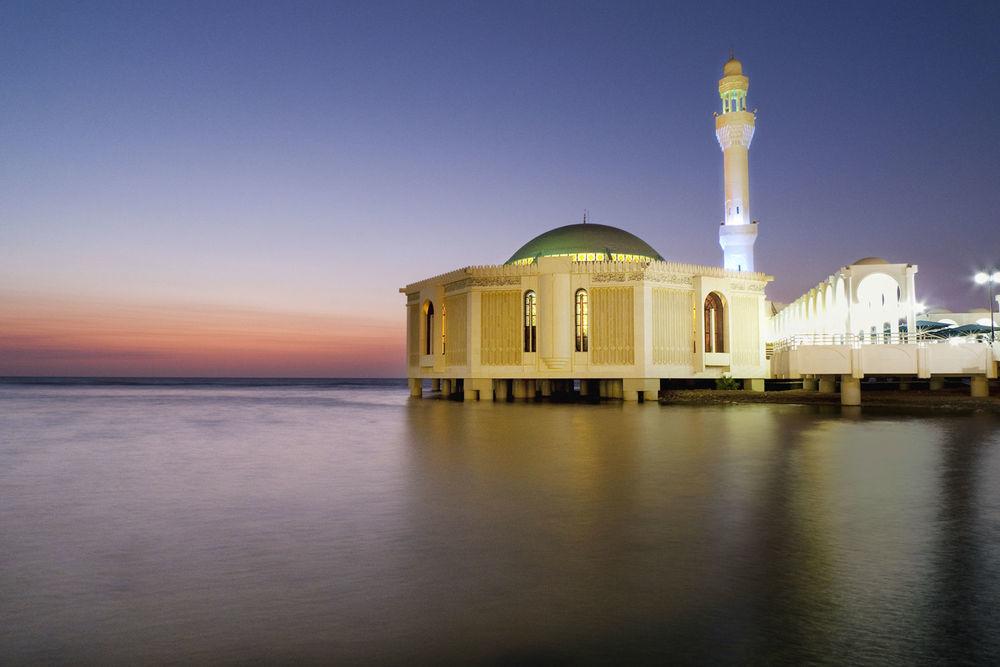 Sheraton Jeddah Hotel - Saudi Brothers Commercial Company Branch Luaran gambar The mosque at night