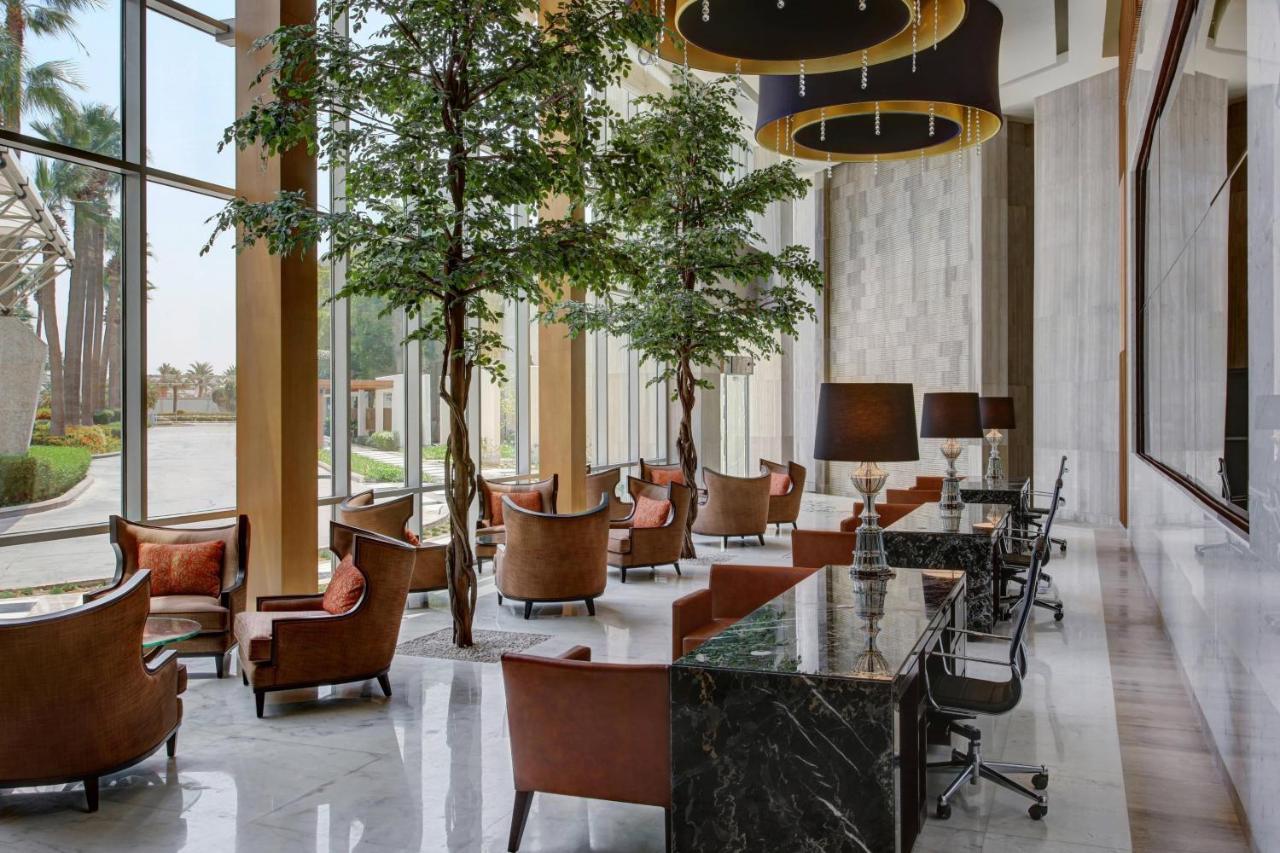 Sheraton Jeddah Hotel - Saudi Brothers Commercial Company Branch Luaran gambar The lobby of the hotel