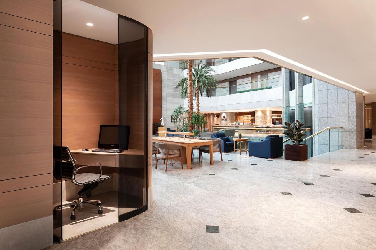 Sheraton Jeddah Hotel - Saudi Brothers Commercial Company Branch Luaran gambar The interior of the hotel