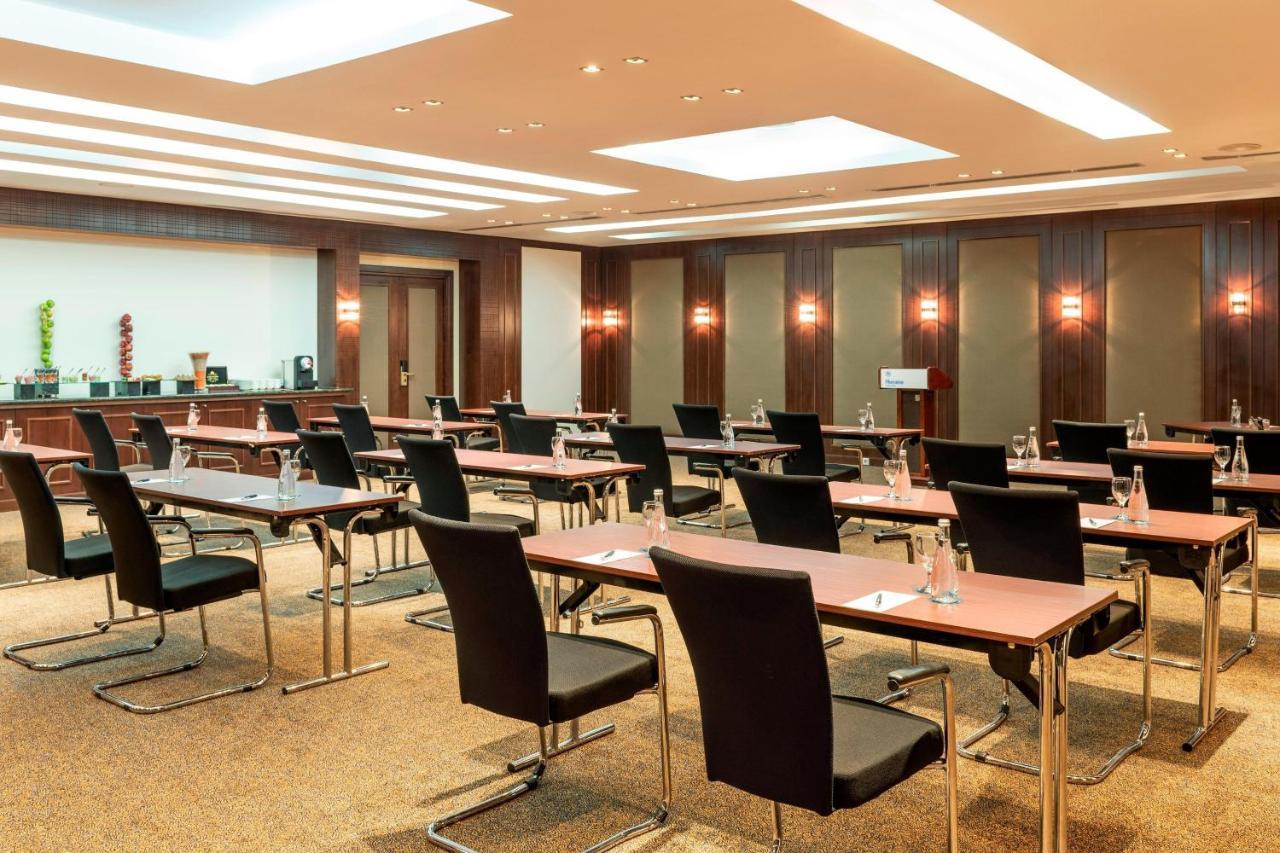 Sheraton Jeddah Hotel - Saudi Brothers Commercial Company Branch Luaran gambar Meeting room