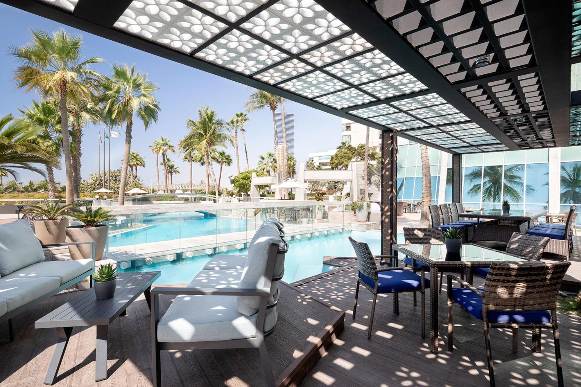 Sheraton Jeddah Hotel - Saudi Brothers Commercial Company Branch Luaran gambar The pool at the hotel