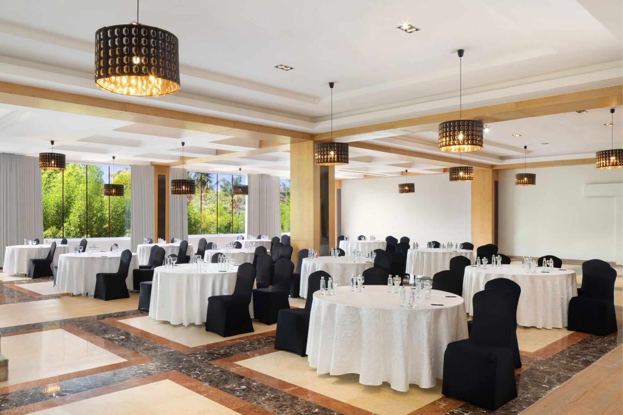 Sheraton Jeddah Hotel - Saudi Brothers Commercial Company Branch Luaran gambar The ballroom