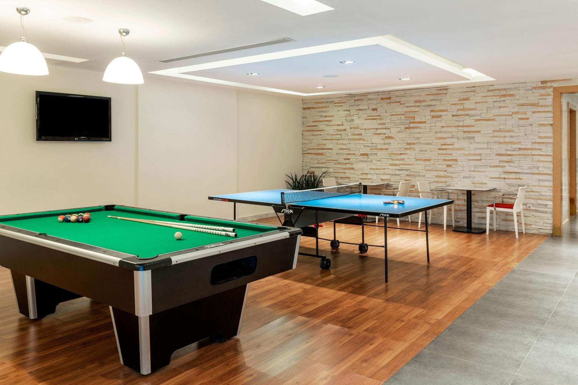 Sheraton Jeddah Hotel - Saudi Brothers Commercial Company Branch Luaran gambar Games room