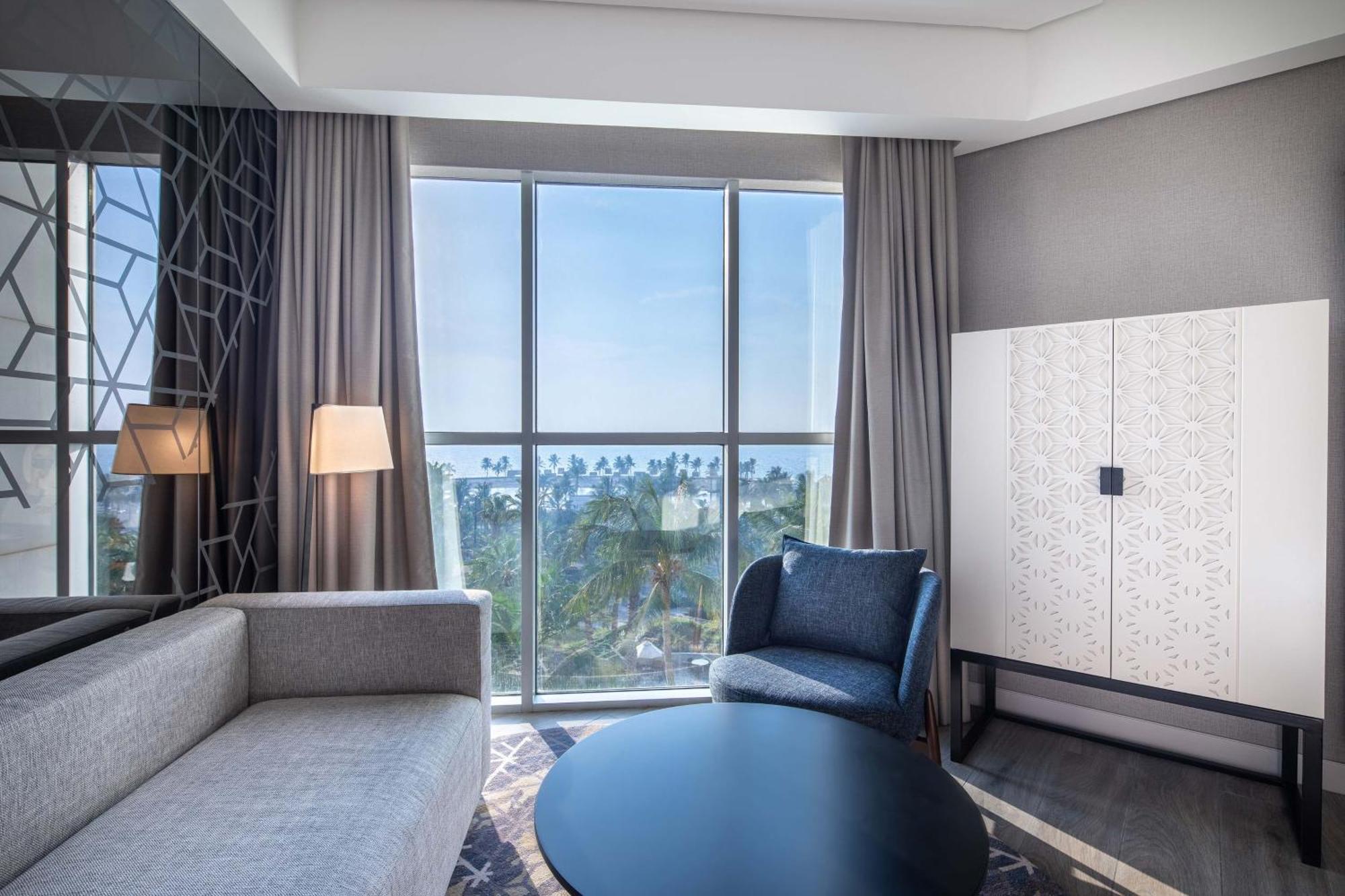 Sheraton Jeddah Hotel - Saudi Brothers Commercial Company Branch Luaran gambar A suite at the hotel