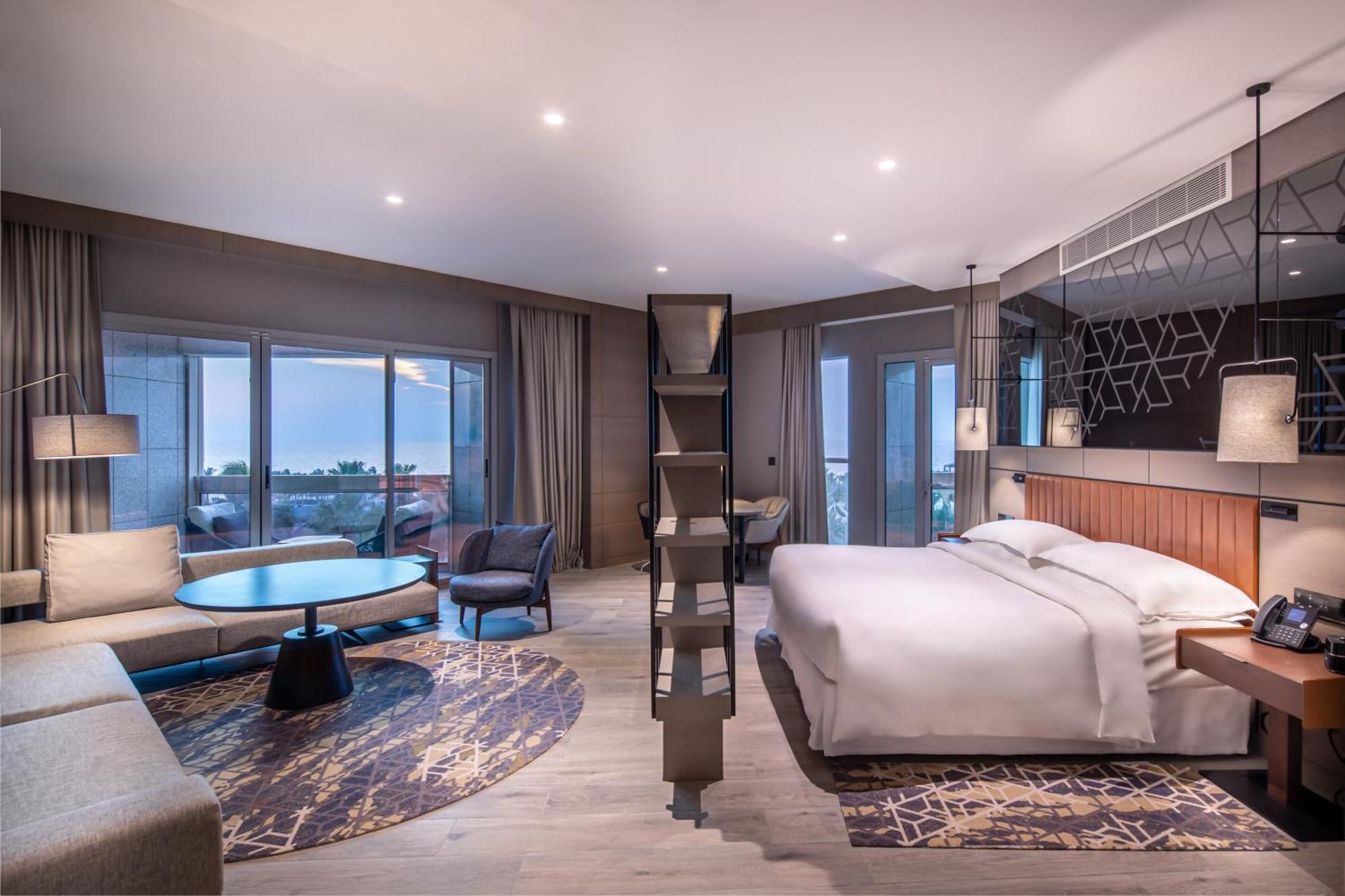 Sheraton Jeddah Hotel - Saudi Brothers Commercial Company Branch Luaran gambar A suite at the hotel