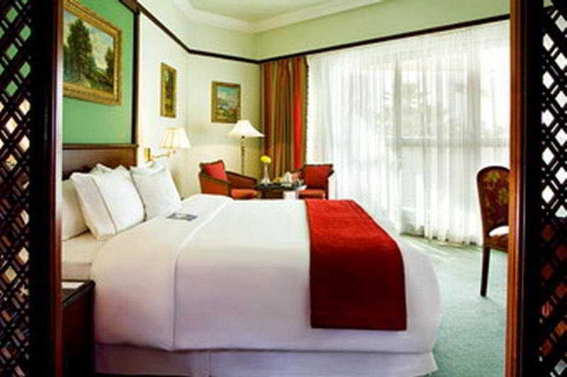 Sheraton Jeddah Hotel - Saudi Brothers Commercial Company Branch Luaran gambar A bedroom at the hotel