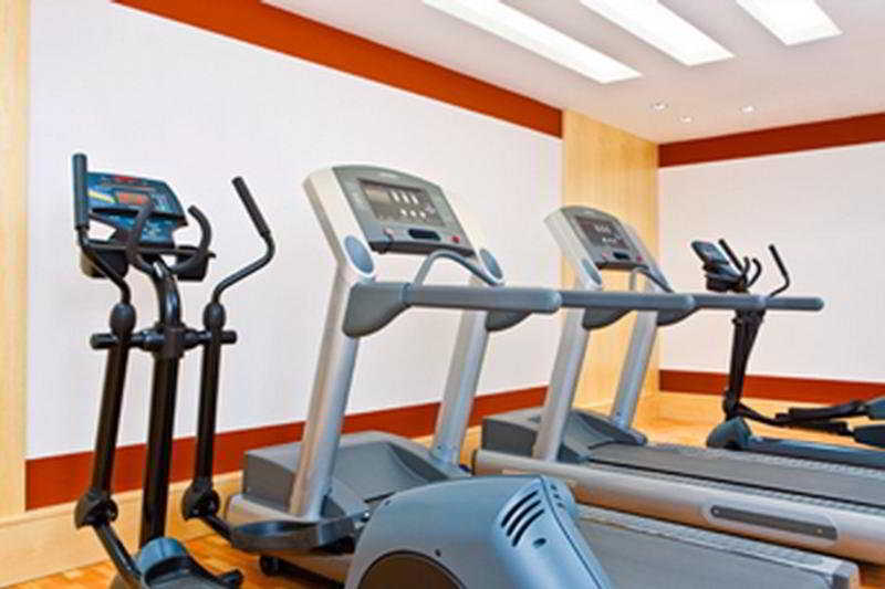 Sheraton Jeddah Hotel - Saudi Brothers Commercial Company Branch Luaran gambar Elliptical trainer (left)